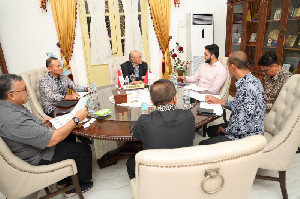 Wali Nanggroe Aceh Sambut Tawaran Teknologi Pengolahan Limbah dari Singapura