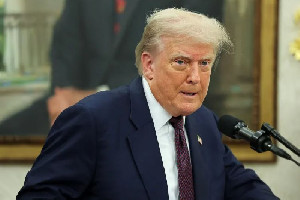 Tarif Semikonduktor Impor 100 Persen, Trump: Gratis, Bangun Pabrik di AS!