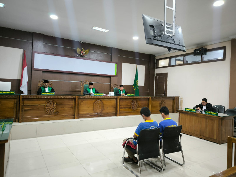 Dua Pria Kasus Liwath di Taman Bustanussalatin Divonis 80 Kali Cambuk
