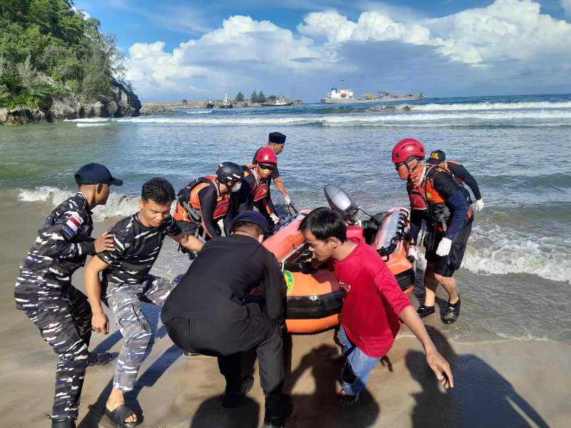 Satu Pemuda Terseret Arus di Pantai Riting Ditemukan Meninggal Dunia