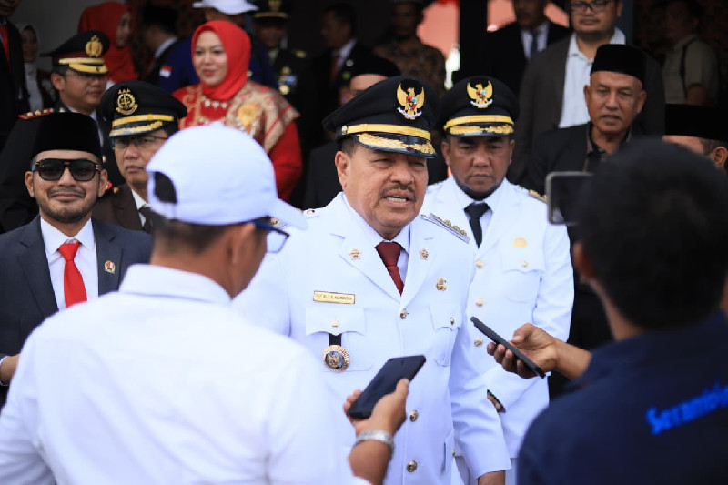 Bocah SD di Nagan Raya Panjat Tiang Bendera, Selamatkan Upacara HUT ke-80 RI