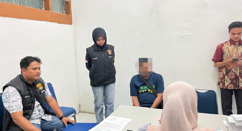 Polres Aceh Selatan Serahkan Tersangka Pemerkosaan Anak Kandung  ke Kejari
