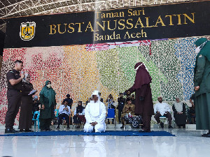 Sembilan Terpidana Jalani Hukuman Cambuk di Banda Aceh