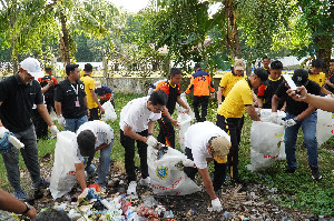 Sebanyak 5,5 Ton Sampah Terhimpun dalam Aksi World Cleanup Day Aceh 2025