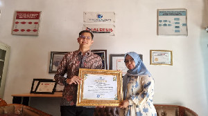 BPRS Mustaqim Aceh Terima Anugerah dari JSI Atas Konsisten Dukung Ekonomi Rakyat