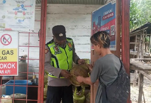 Antisipasi Lonjakan Harga, Polsek Sungai Mas Awasi Peredaran Gas Elpiji 3 Kg