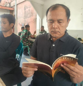 Patah Hati yang Mengukir Jalan, Membaca Novel Mini Umar Rafsanjani