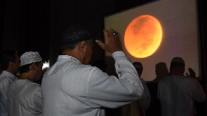Gerhana Bulan akan terjadi Besok Malam, Umat Islam Diimbau Salat Khusuf