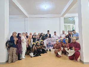 Temu Ramah dan Pertukaran Budaya Santri Babun Najah dengan SMK Air Molek Malaysia