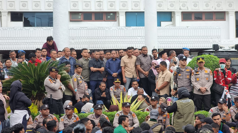 Ketua DPRA Zulfadhli Minta Tambah Poin Tuntutan Massa, Pisah Aja Aceh dengan Pusat