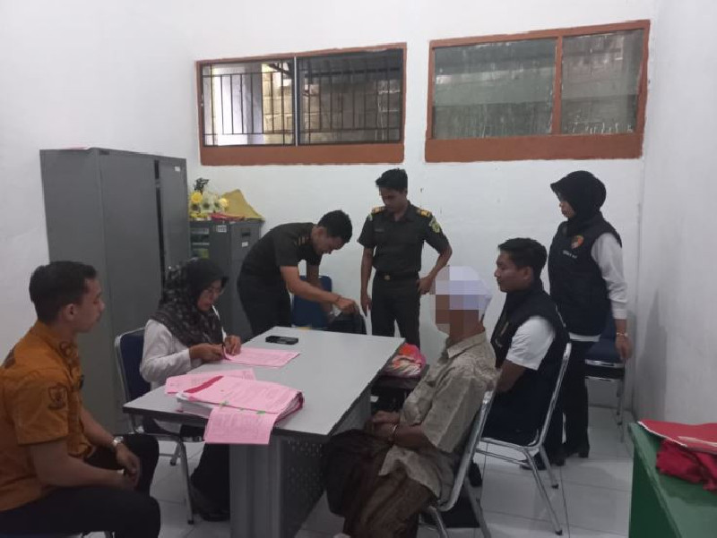 Polisi Serahkan Tersangka Pelecehan dan Judi Online ke Kejari Aceh Selatan