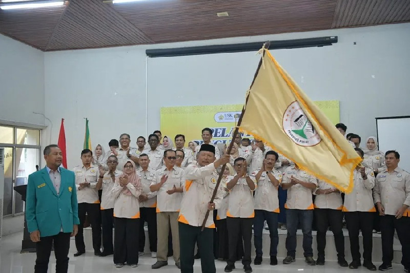 Amal Hasan Kukuhkan Irmawan Sebagai Ketum Ikafensy: Dorong Sinergi Alumni untuk Pembangunan Aceh