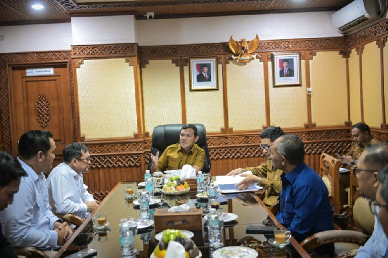 Wagub Bahas Percepatan Pembangunan Tol Padang Tiji-Seulimuem dengan Tim Jaksa Agung