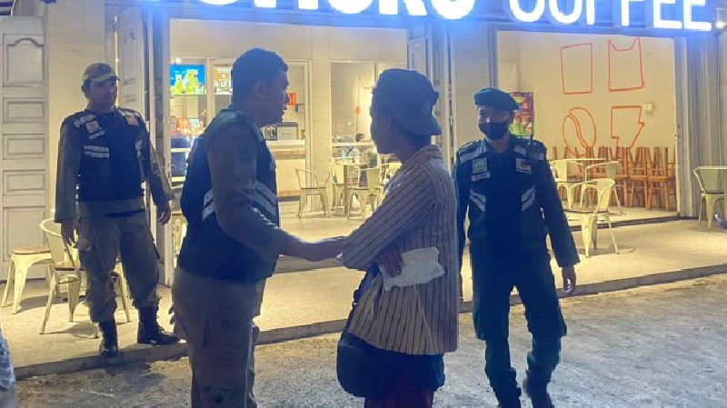 Respons Laporan Warga, Satpol PP WH Banda Aceh Tertibkan Seorang ODGJ