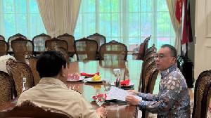 Prabowo Panggil Wakil Ketua DPR Sufmi Dasco Bahas Situasi Nasional