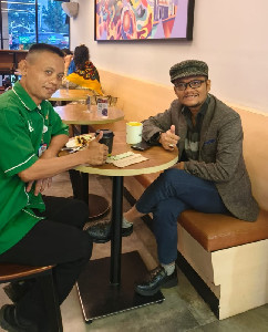 Ratam, Forter Stasiun Bandung: Menyambung Hidup dari Bahu ke Bahu