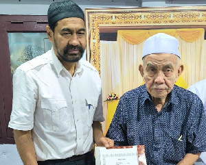 Gubernur Aceh Kukuhkan Abuya Syeikh H. Amran Waly Al-Khalidi Sebagai Wali Agama Aceh