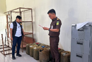 Penyidik Polres Bener Meriah Serahkan Tersangka Penyalahgunaan BBM Subsidi ke Jaksa