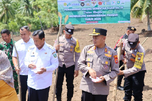 Polres Sabang Bersama Pemerintah dan Masyarakat Gelar Penanaman Jagung Serentak Kuartal IV