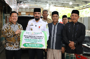 Bupati Aceh Timur Terima Zakat Perusahaan dan CSR dari Bank Aceh