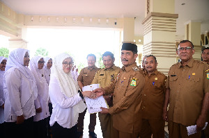 Pemkab Aceh Besar Serahkan 101 SK PPPK Tahap II dan CPNS Lulusan IPDN