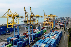Neraca Perdagangan Indonesia Surplus US$5,49 Miliar, Ekspor ke AS dan China Moncer
