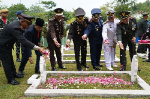 Ziarah Pahlawan di HUT ke-80, Danrem Lilawangsa: TNI Prima, TNI Rakyat, Indonesia Maju