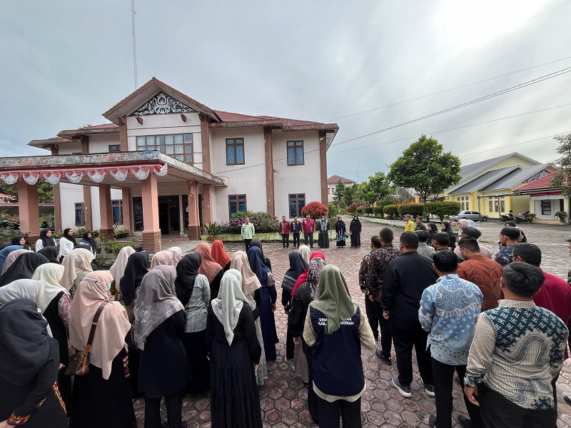 Sekda Bener Meriah Serahkan Tim Tenaga Kesehatan Nusantara Sehat untuk Daerah Terpencil