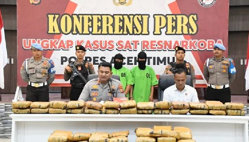 Polres Aceh Timur Gagalkan Penyelundupan 67 Kg Ganja, 2 Pelaku Diamankan