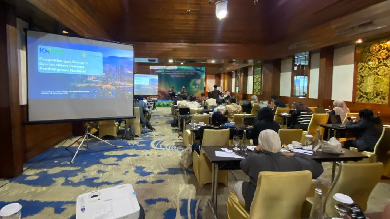 Tidak Hanya Tepuk Sakinah, Catin Perlu Paham Literasi Ekonomi Syariah agar Tidak Terlilit Pinjol