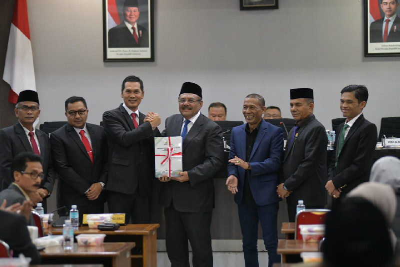 Sekda Aceh Sampaikan Nota Keuangan APBA 2026
