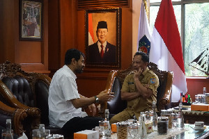 Gubernur Aceh Sampaikan Selamat kepada Mendagri atas Anugerah Adat dari Wali Nanggroe