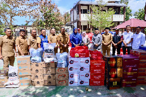 Pemerintah Aceh Salurkan Bantuan ke Dayah Babul Maghfirah