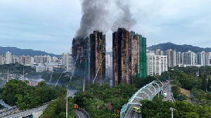 KJRI Hong Kong: 140 WNI Tinggal di Kompleks Apartemen Wang Fuk Court yang Ludes Terbakar