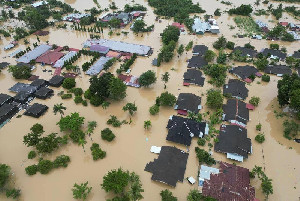 Jaringan Telekomunikasi Lumpuh, Warga Aceh Kehilangan Kabar Keluarga Akibat Banjir