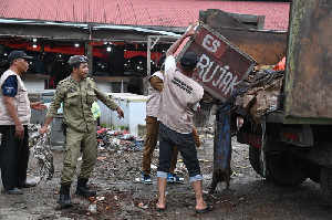 Diskopukmdag Aceh Besar Tata Ulang Pedagang Pasar Lambaro