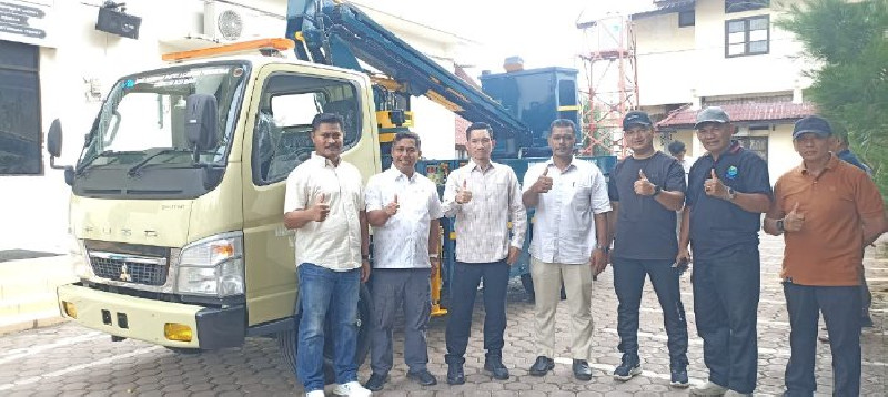 Perkuat Pelayanan Infrastruktur Permukiman, Dinas Perkim Aceh Barat Terima Mobil Crane Skylift