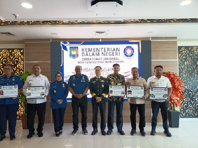 Aceh Selatan Terima 2 Unit Armada Damkar dari Kemendagri