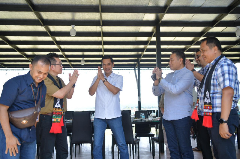 Sekda Nasir Sambut Pimpinan LAN RI di Bandara SIM