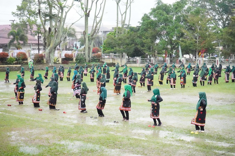 Ketika Cinta Mengalahkan Hujan di HGN