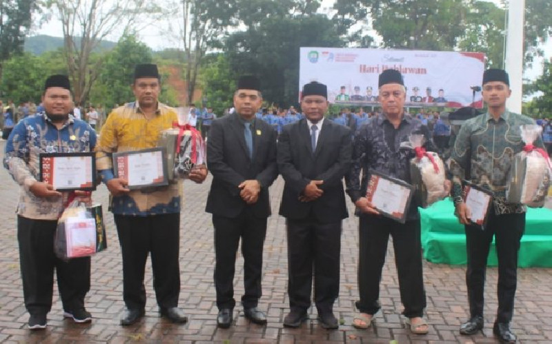 Pemkab Abdya Beri Penghargaan kepada Empat Pejuang Daerah di Hari Pahlawan 2025