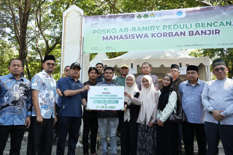 UIN Ar-Raniry Salurkan Bantuan untuk Ribuan Mahasiswa Terdampak Bencana