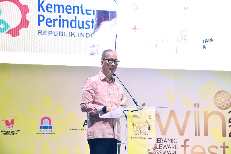 Banjir Impor Bikin Utilisasi Industri Keramik-Kaca RI Masih 50%