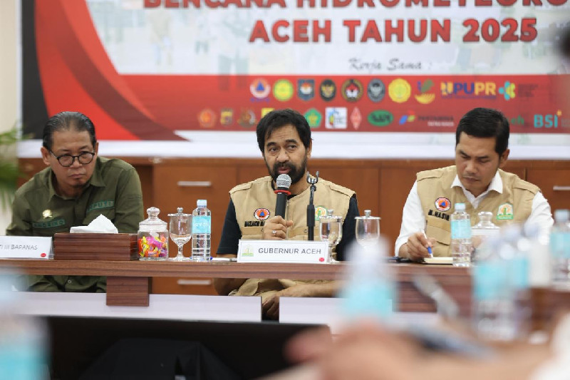 Gubernur Instruksikan Pengawasan Ketat Lonjakan Harga Sembako dan BBM di Tengah Bencana