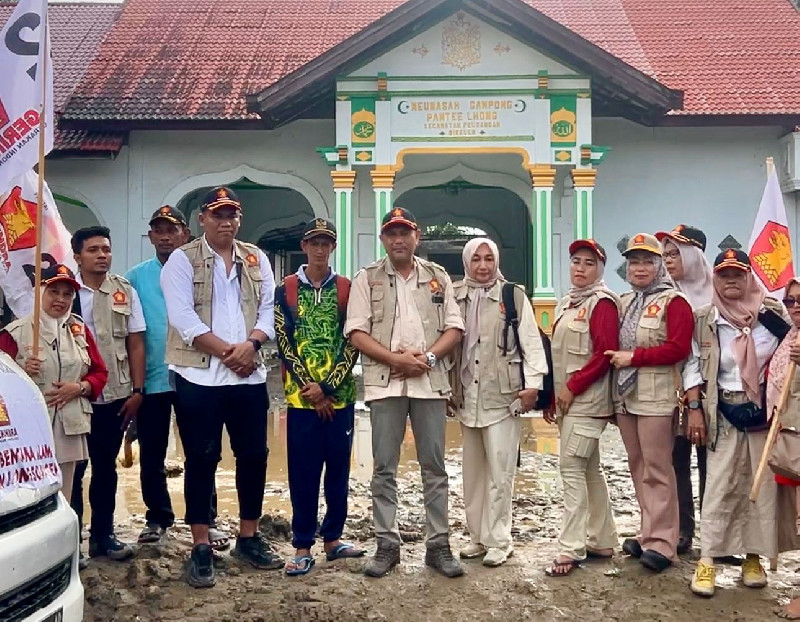 DPC Gerindra Banda Aceh Salurkan Bantuan untuk Korban Bencana di Bireuen