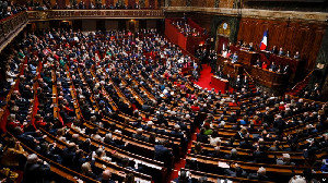 Parlemen Prancis Bahas RUU Darurat untuk Cegah Penutupan Pemerintahan