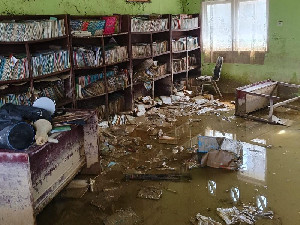 Sekolah Terkubur Lumpur, Harapan Ribuan Anak di Aceh Utara Terhenti Sementara