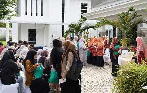 DWP USK Salurkan Bantuan Kemanusiaan kepada Puluhan Mahasiswa Korban Bencana