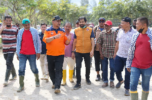 Mualem Bertahan di Aceh Singkil, Perkuat Penanganan Banjir