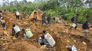 Bantuan Raib di Bandara Rembele, Korban Banjir Gayo Terancam Kelaparan